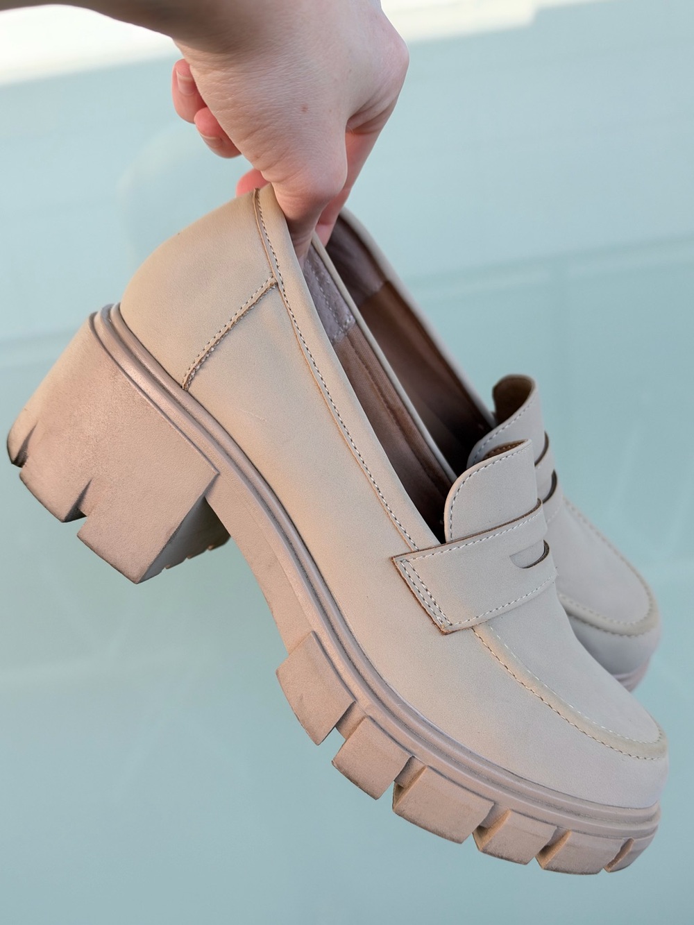 Crown Vintage Cream Penny Loafers Chunky Heel 7.5